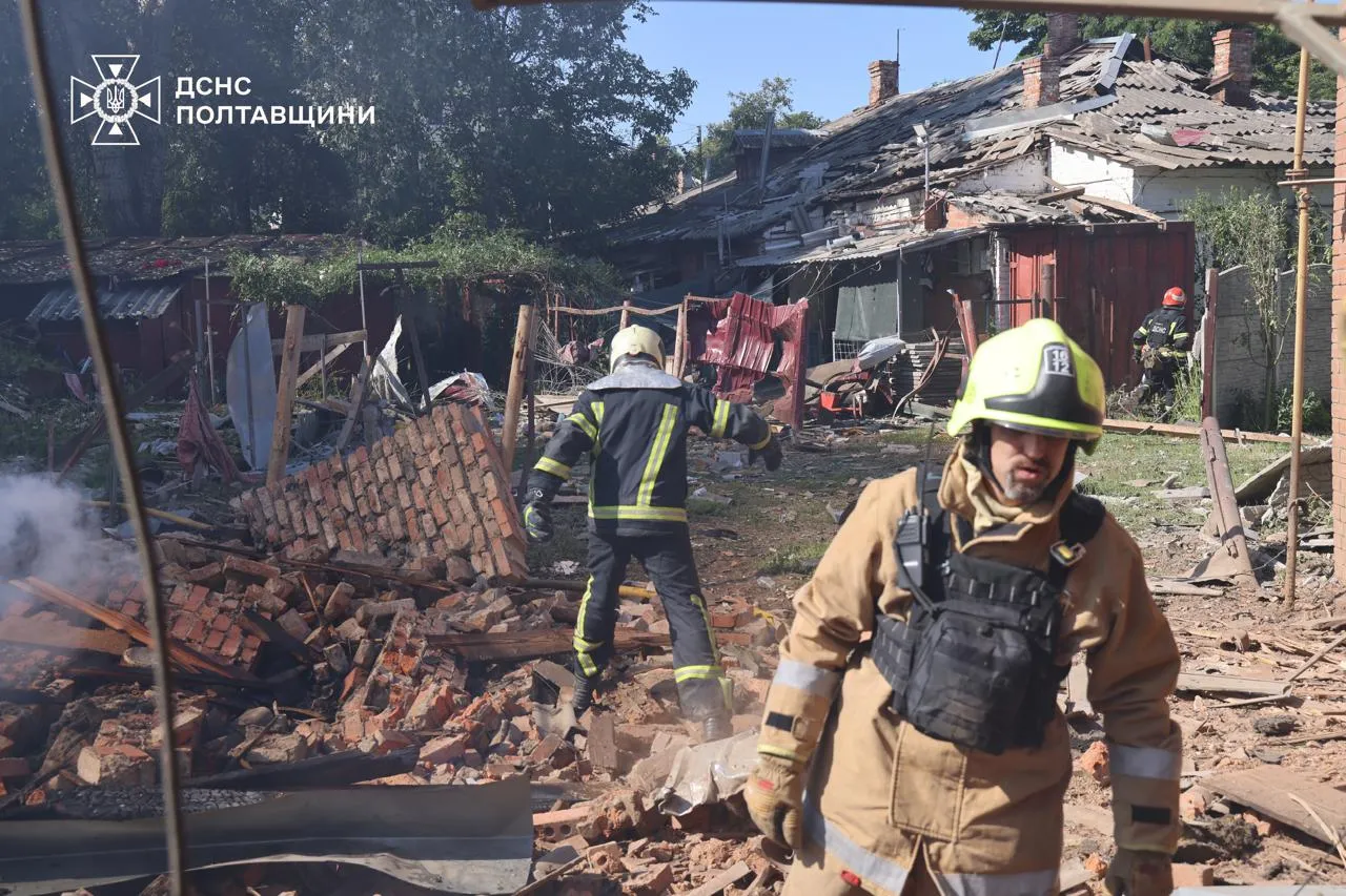 Рятувальники показали наслідки удару по Полтаві