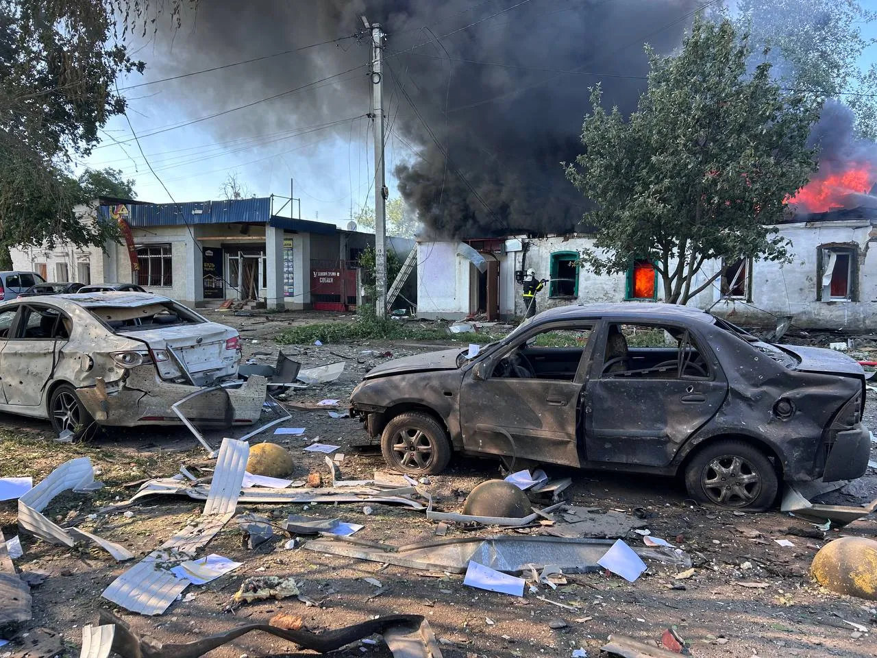 Полтавцям, чиє житло зруйнував російський обстріл, виділили допомогу