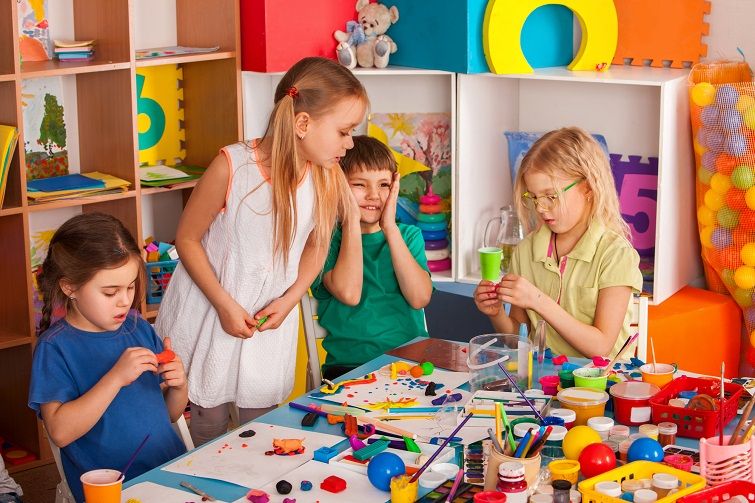 Якою була народжуваність на Полтавщині та скільки садків і шкіл закрили протягом останніх 10 років