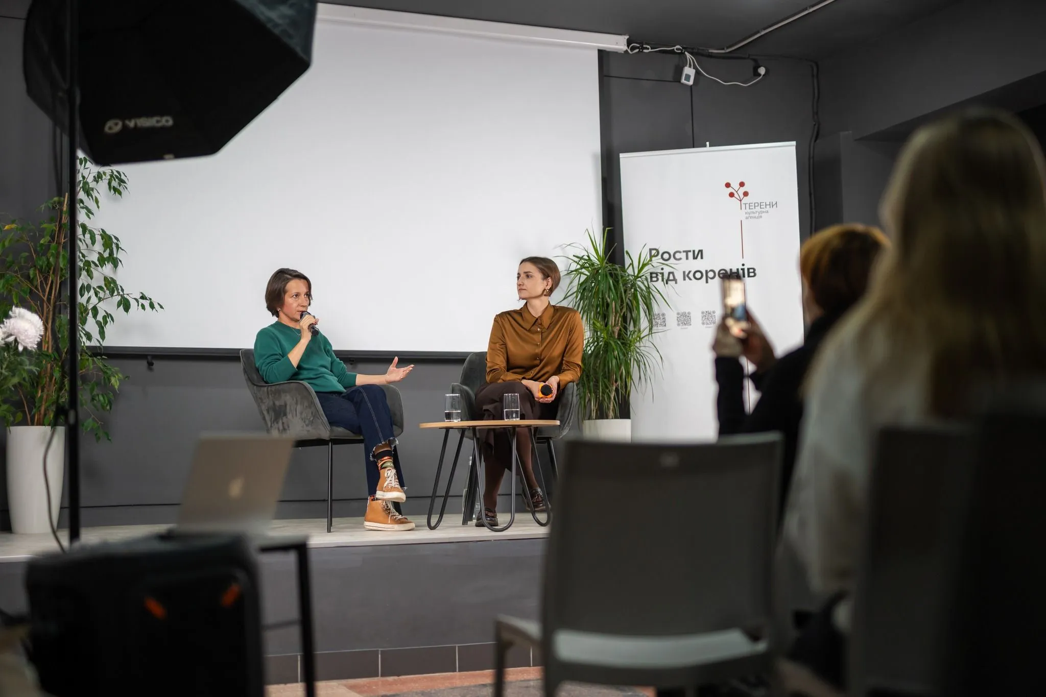 «Я не можу писати про те, що мене не хвилює» – у Полтаві виступила драматургиня Наталка Ворожбит