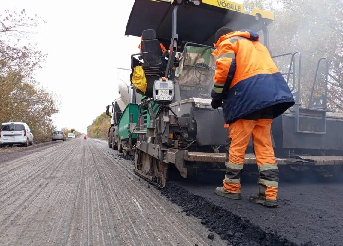 Ремонт доріг, техніка для комунальників і встановлення ялинки – у Полтаві спрямували кошти на сферу ЖКГ