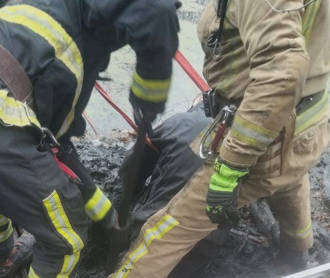 На Полтавщині врятували чоловіка, який застряг у болоті