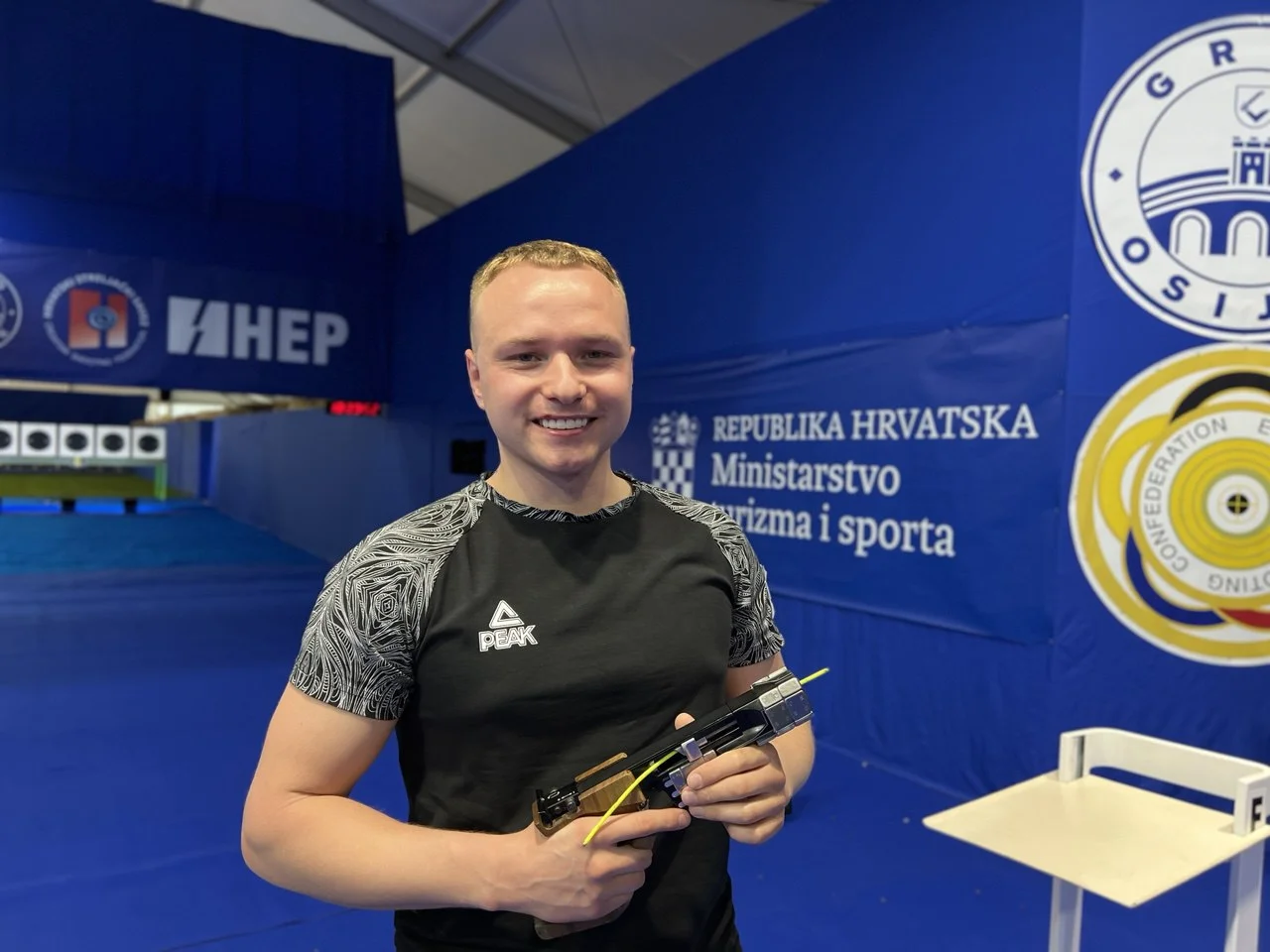 Стрілець Максим Городинець з Полтавщини розповів про свою спортивну родину, участь в Олімпіаді та росіян на змаганнях