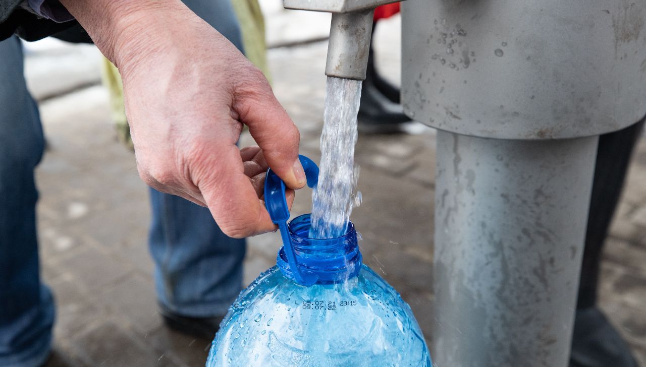 Три літри на добу для однієї людини: полтавців закликають зробити запас питної води