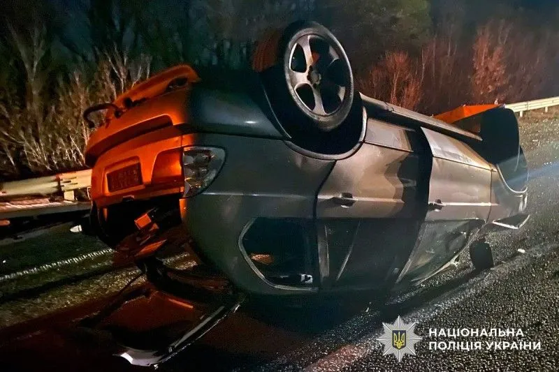 У Решетилівській громаді перекинувся автомобіль, є поранені