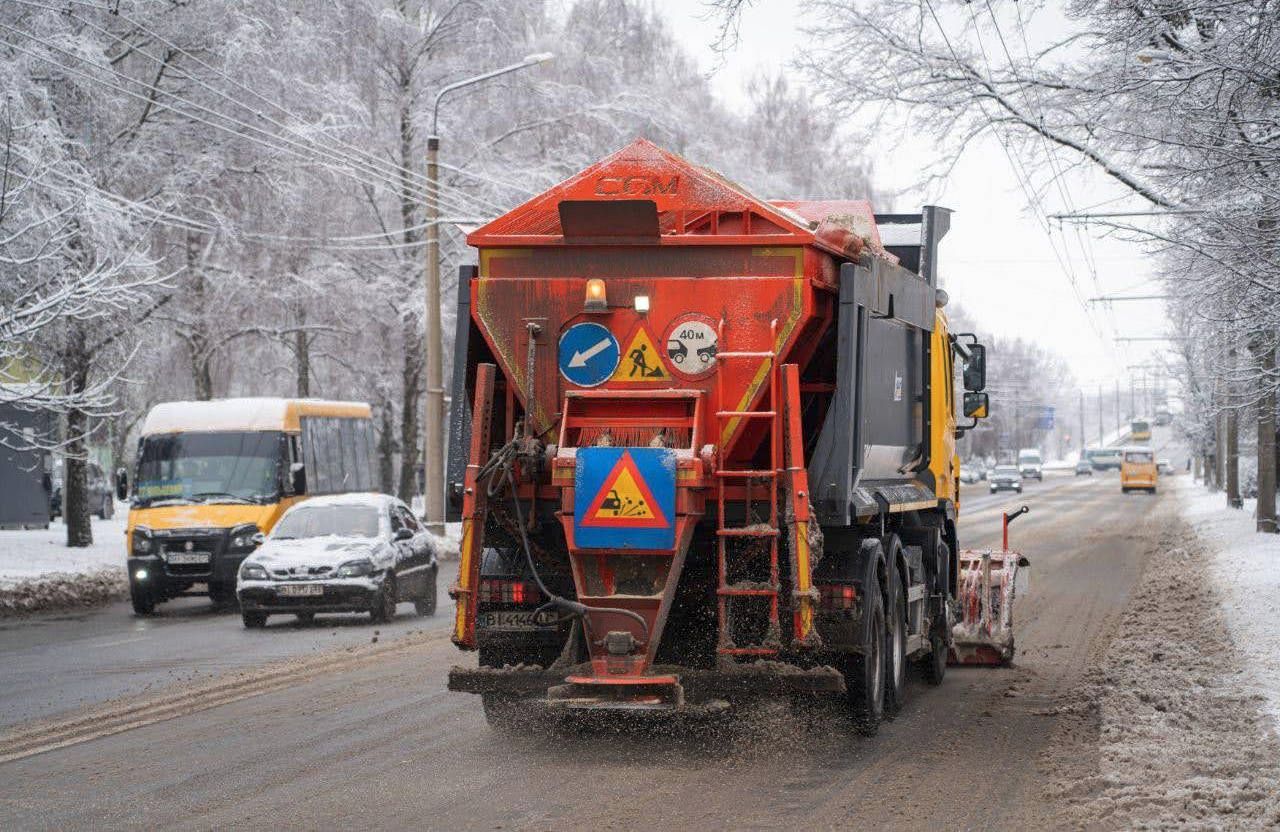 Працівників і техніки повністю вистачає – керівник Полтавського КАТП-1628 про зимове утримання вулиць