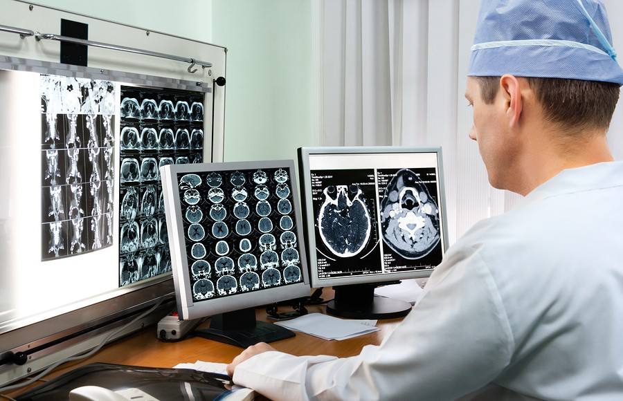 Полтавські лікарі повідомили про прогрес восьмирічного пацієнта, який переніс інсульт та операцію