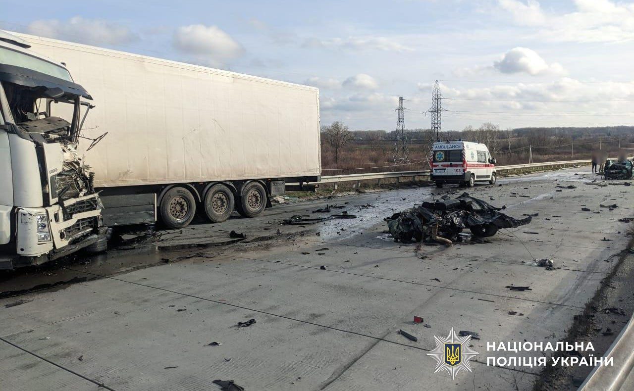 На Полтавщині в ДТП загинули двоє людей, ще одного водія госпіталізували