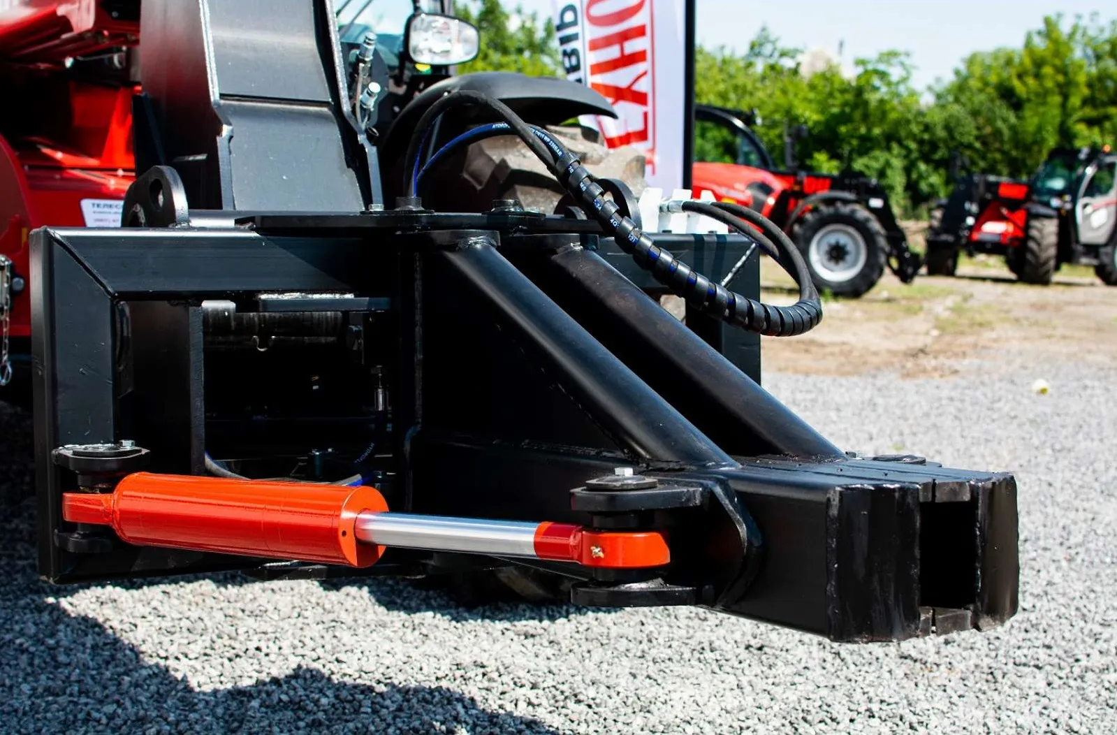 Полтавські комунальники планують купити обладнання для видалення залишків дерев