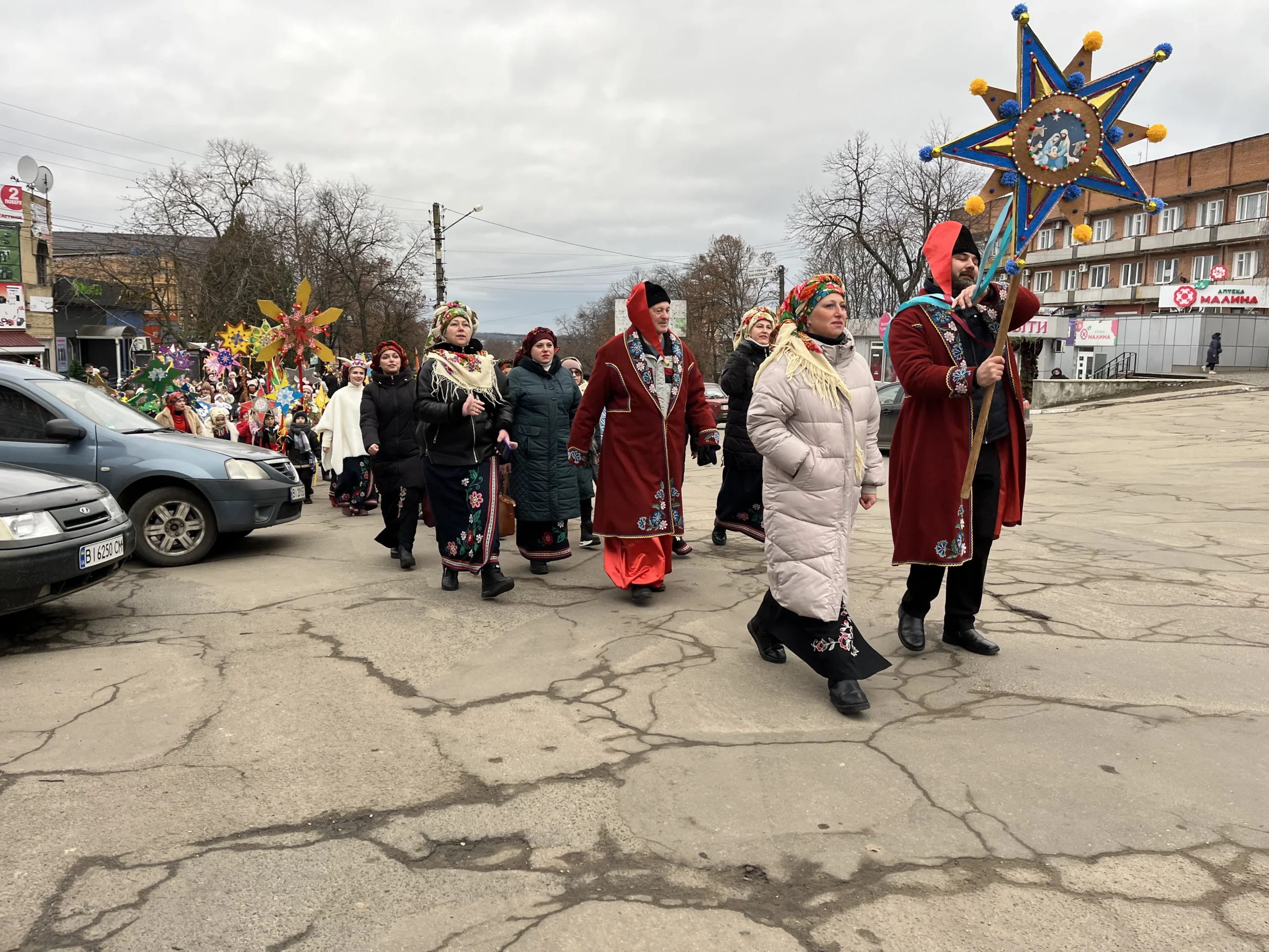 Кобеляками різдвяну зірку несли кози та чорти
