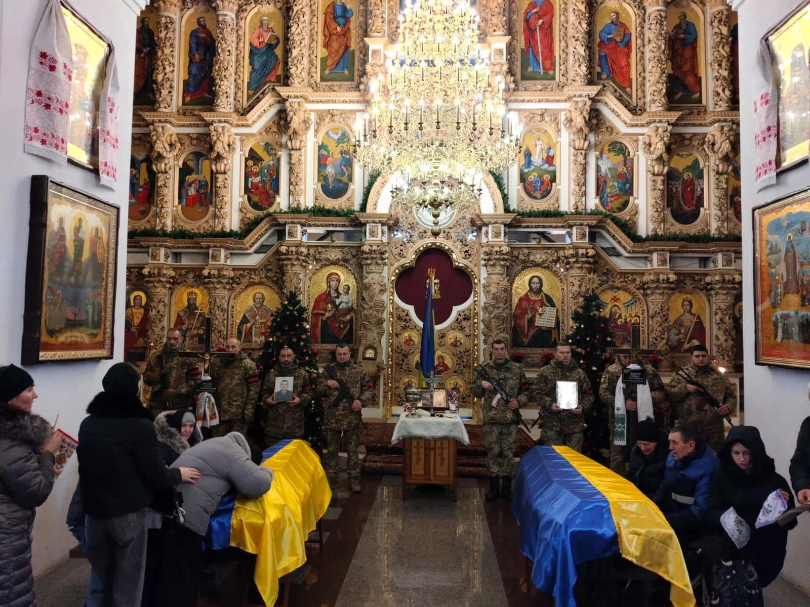 Полтавська громада попрощалася з двома захисниками України