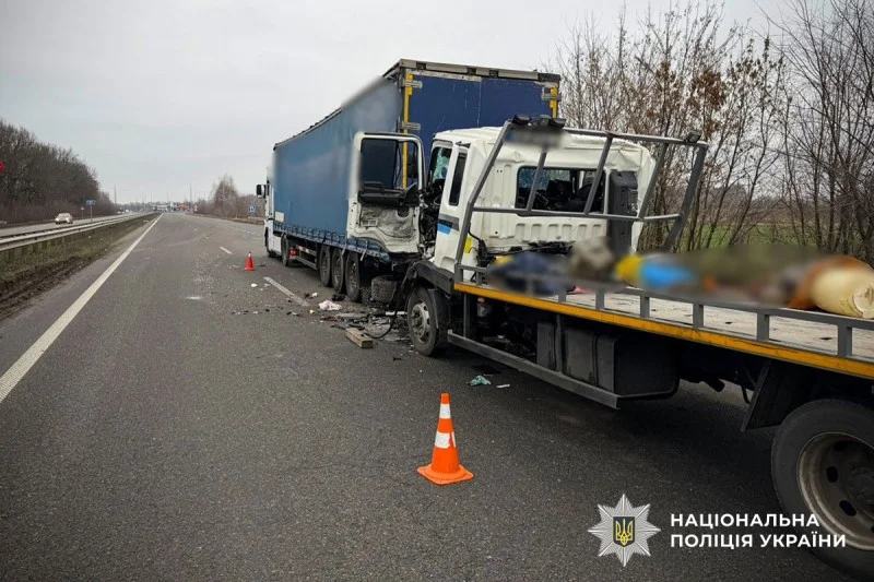 У Лубенському районі зіткнулися дві вантажівки, є поранений
