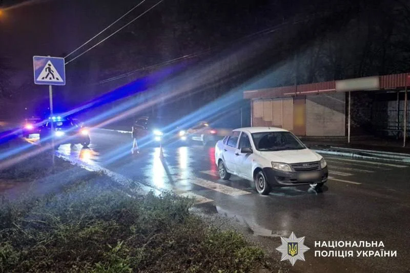 У Полтаві на пішохідному переході збили жінку: її госпіталізували