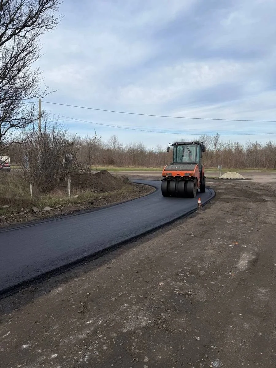 На Полтавщині оновили ще 38 тисяч квадратних метрів покриття місцевих доріг