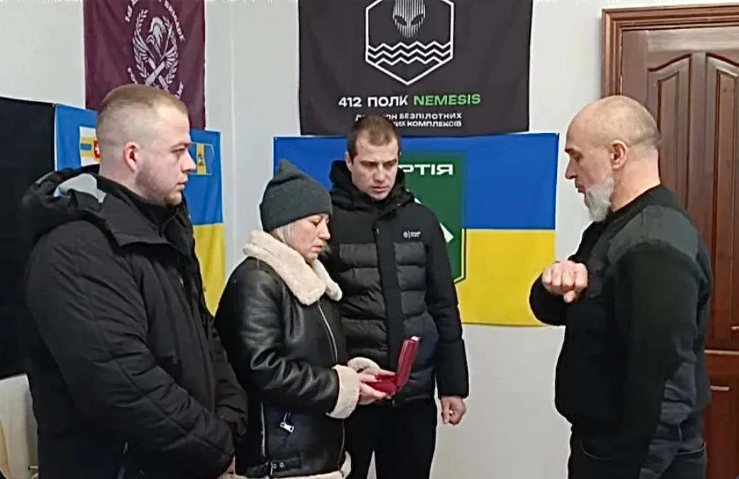 Родині полеглого військового з Гадяцької громади вручили відзнаку «Хрест Героя»