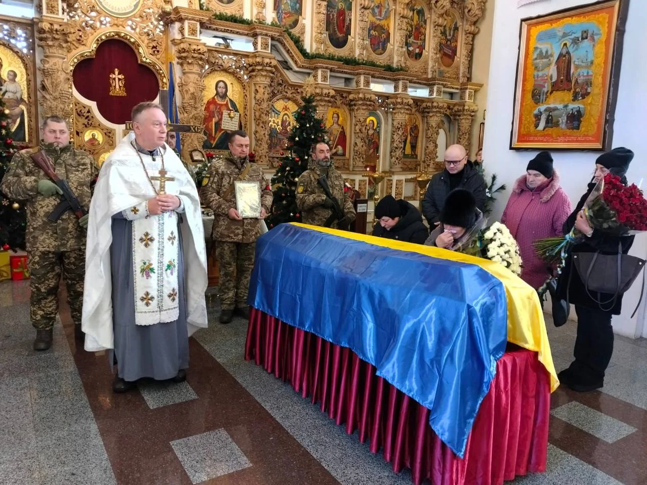 Полтавська громада попрощалася з полеглим захисником Аркадієм Сопілкою