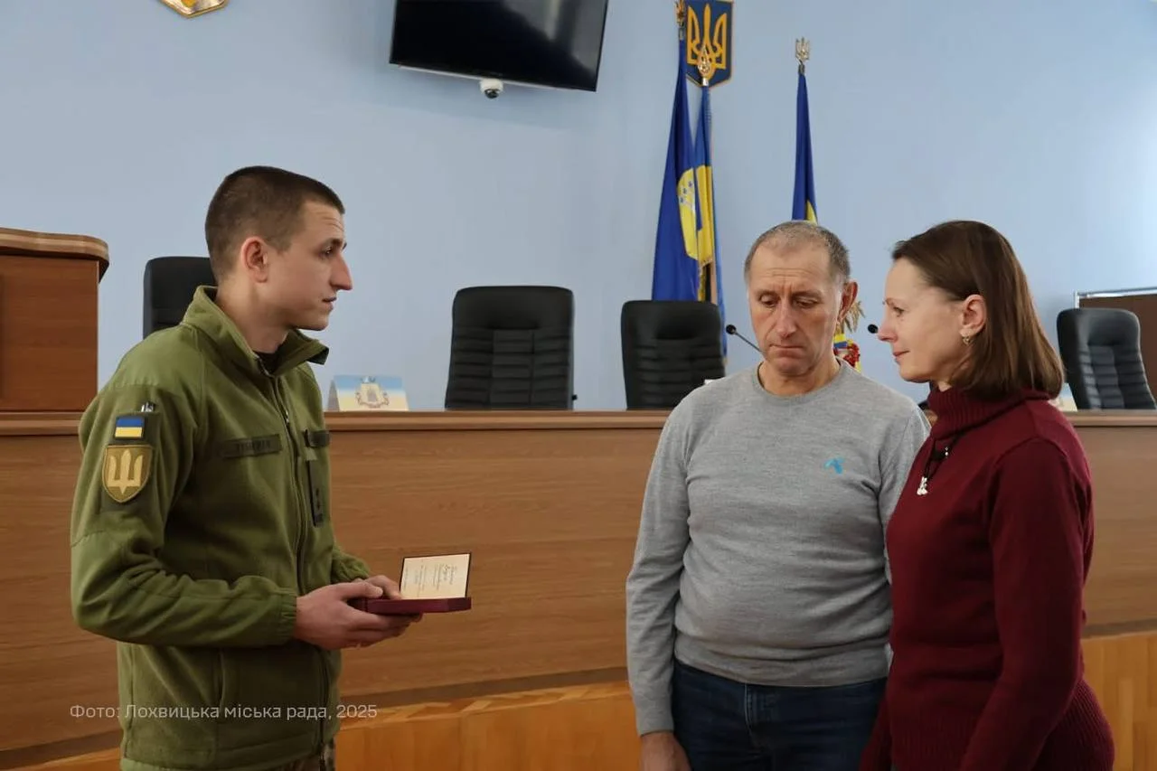 На Полтавщині батькам полеглого воїна передали його орден «За мужність»