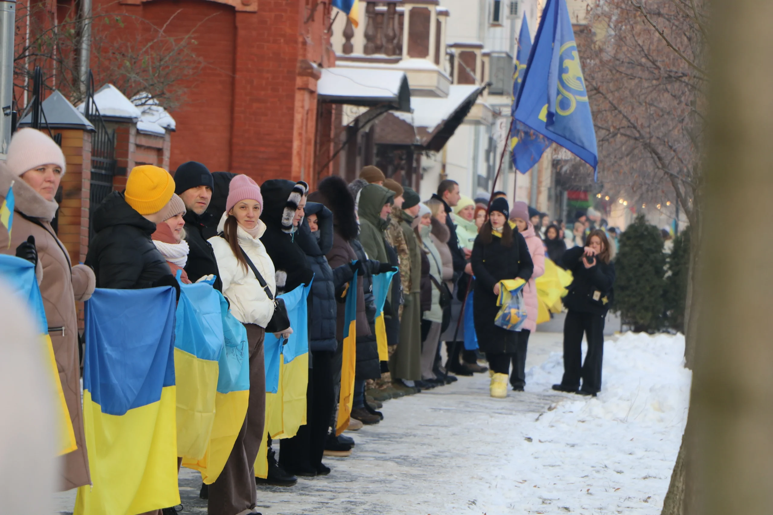 Полтавці утворили ланцюг злуки