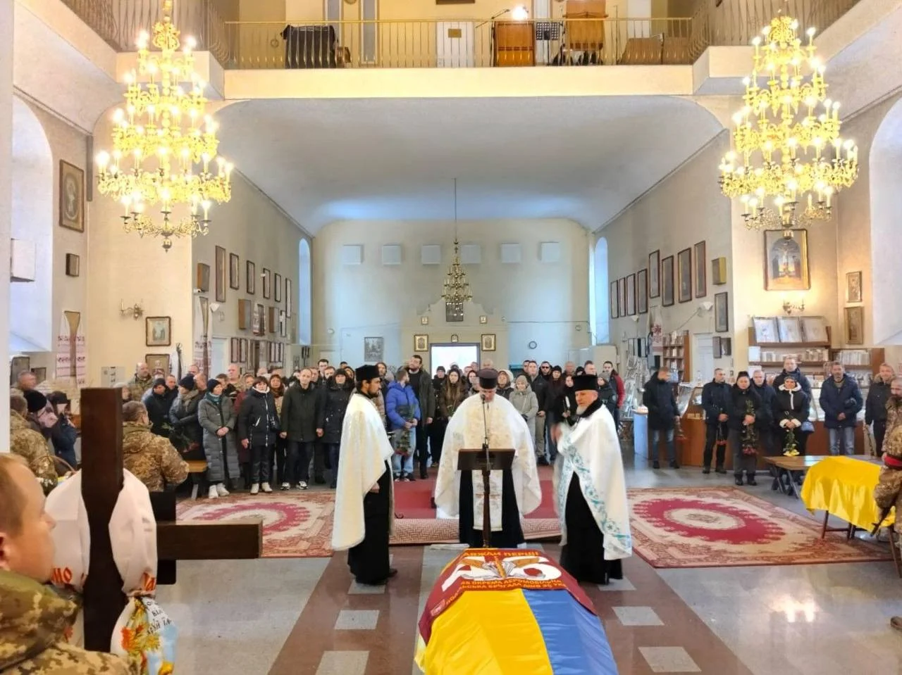 У Полтаві попрощалися з трьома полеглими захисниками України