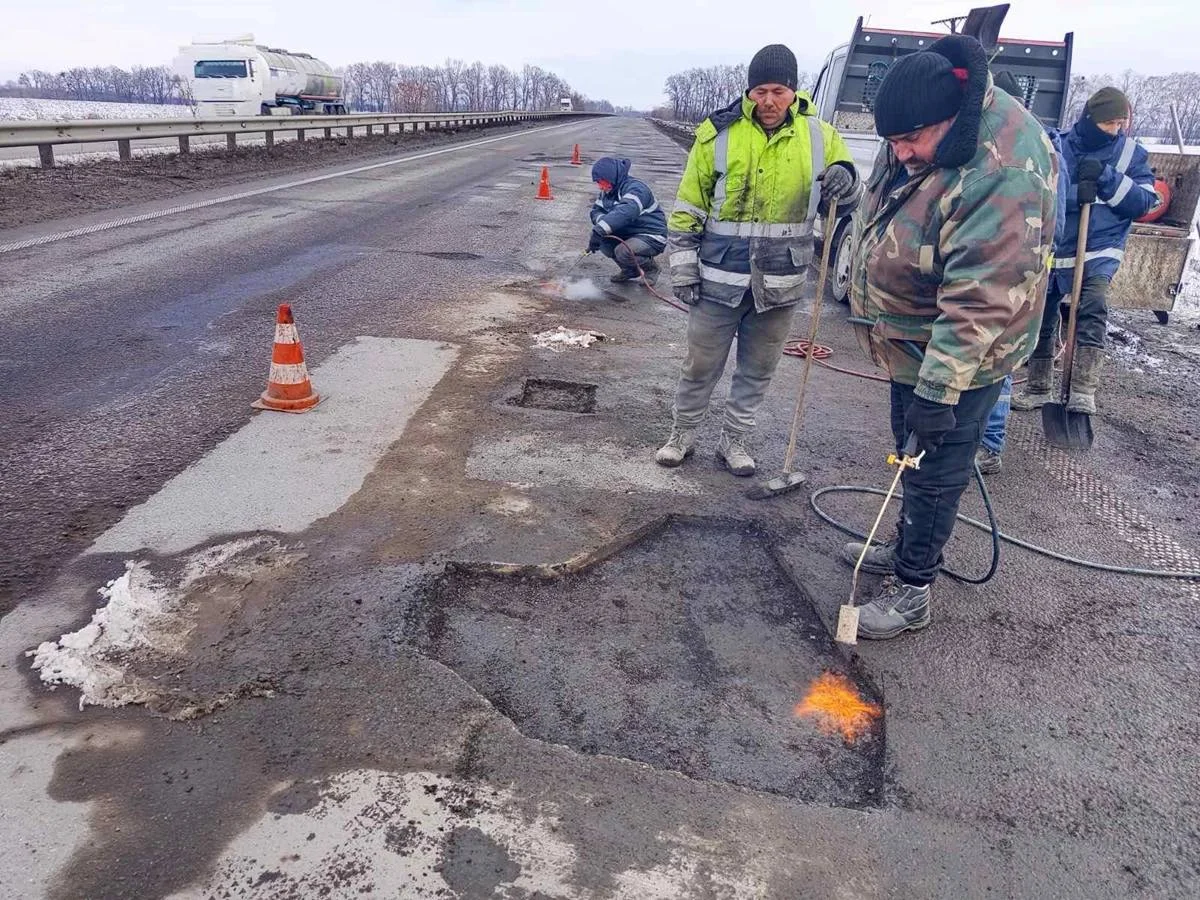 На Полтавщині ліквідовують аварійну ямковість на ключових логістичних маршрутах