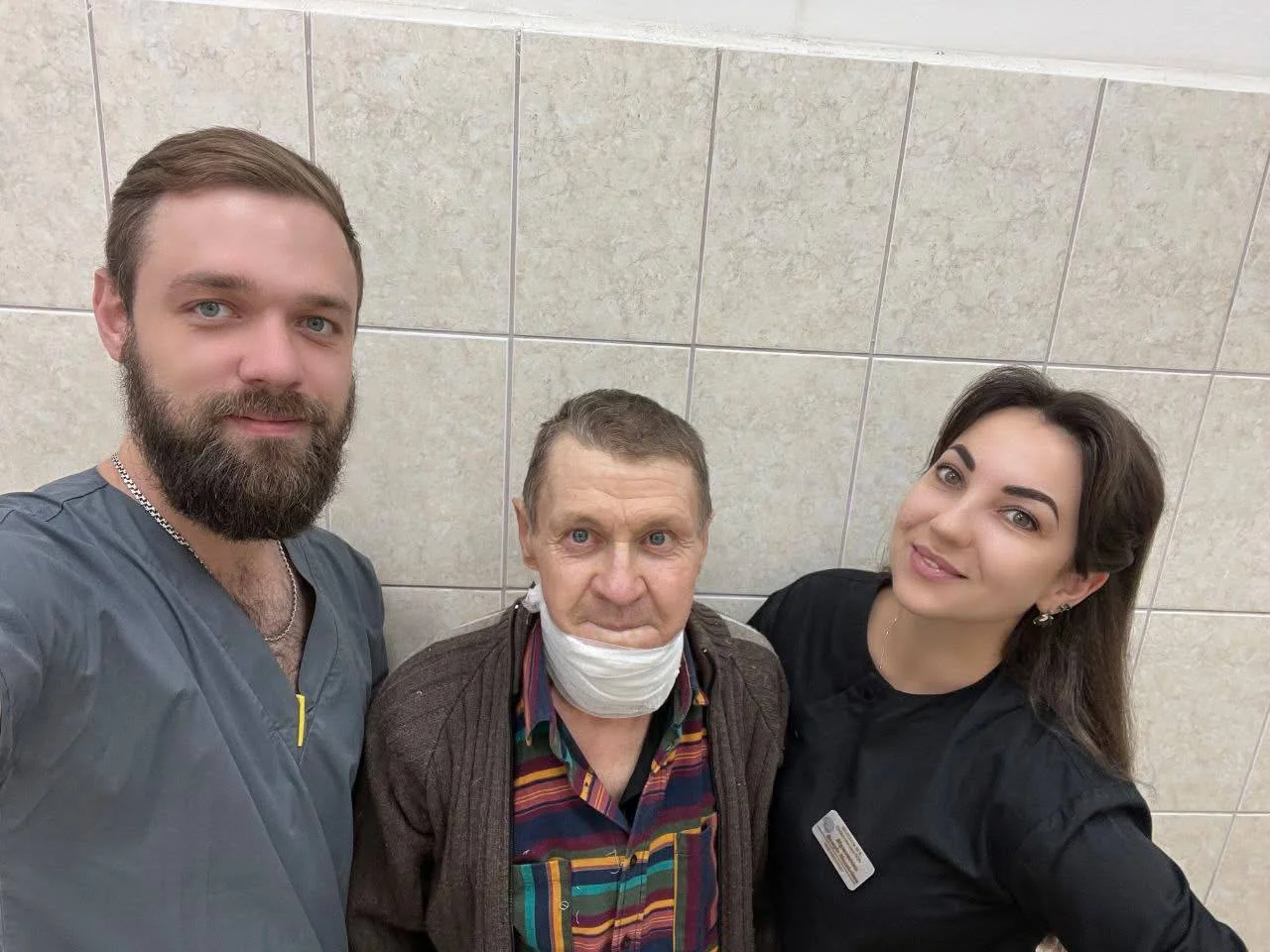 На Полтавщині лікарі повернули можливість харчуватися чоловіку після складного лікування раку