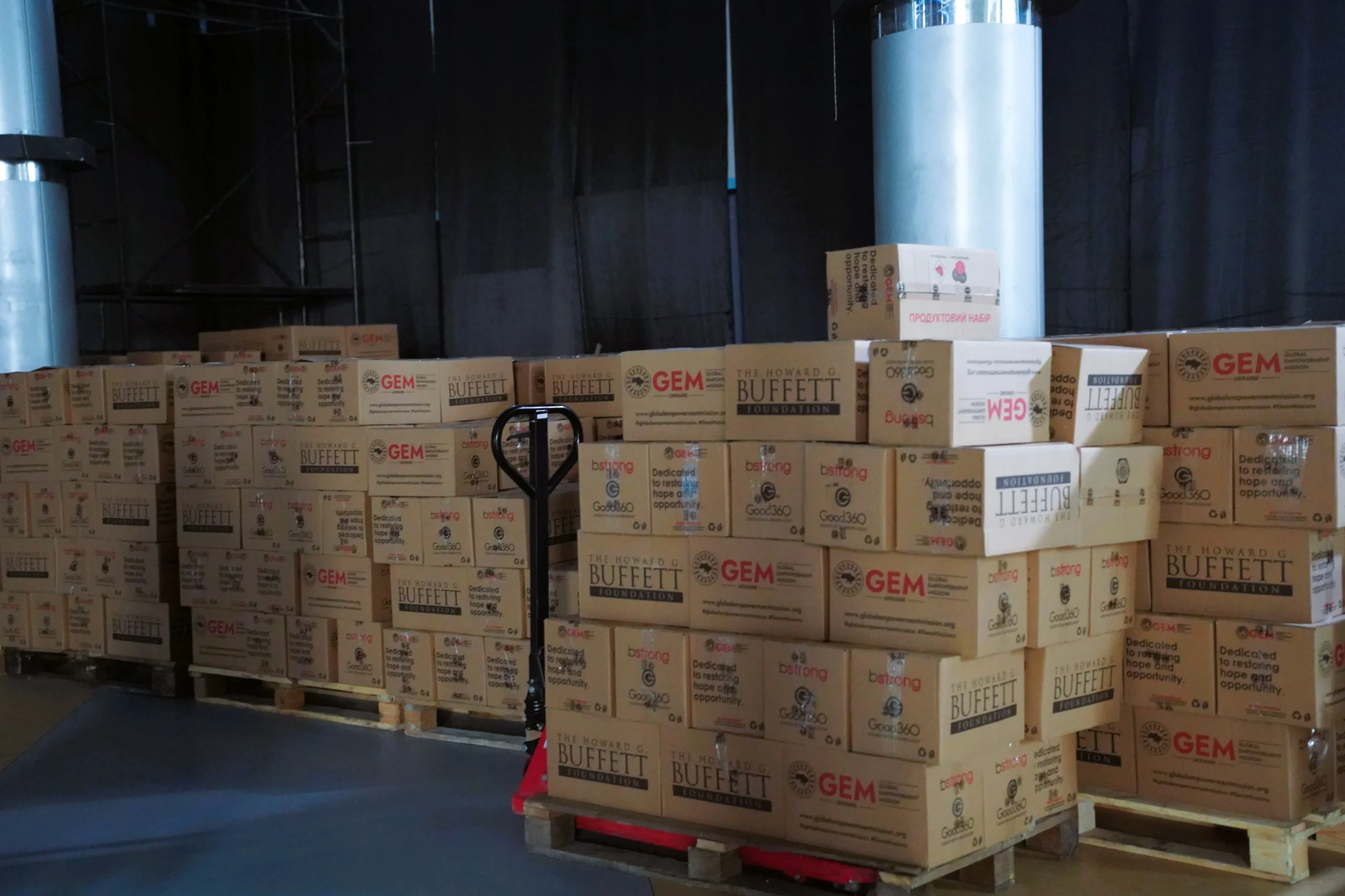 У Полтаві переселенцям передали майже 1,5 тисячі продуктових наборів