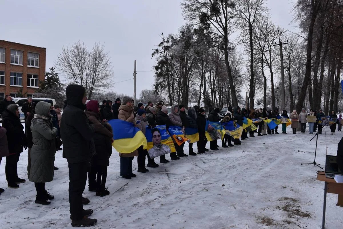 У Полтавській області відкрили «Алею надії» для родин військовополонених і зниклих безвісти