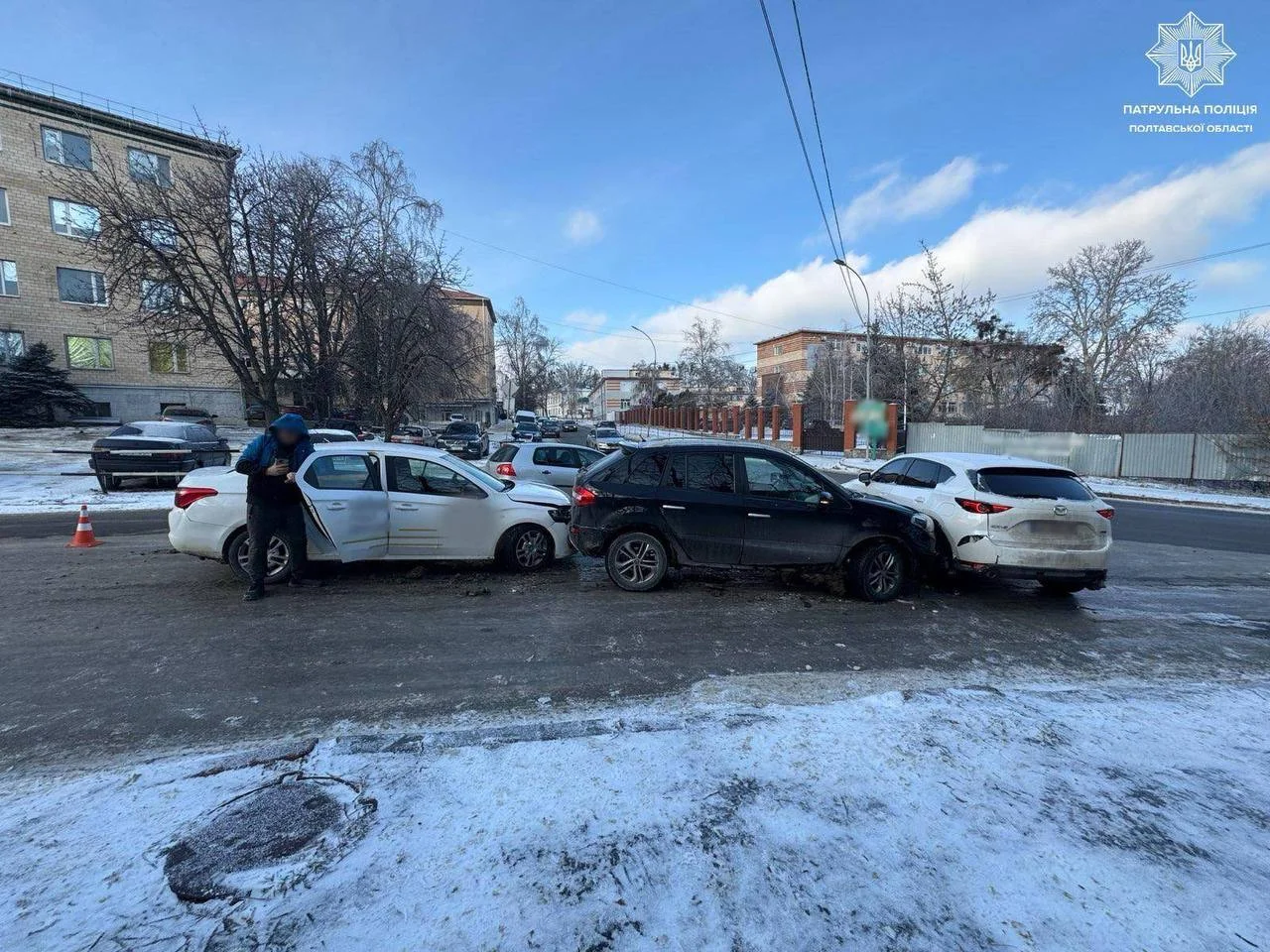 У Полтаві сталася ДТП за участі трьох автомобілів