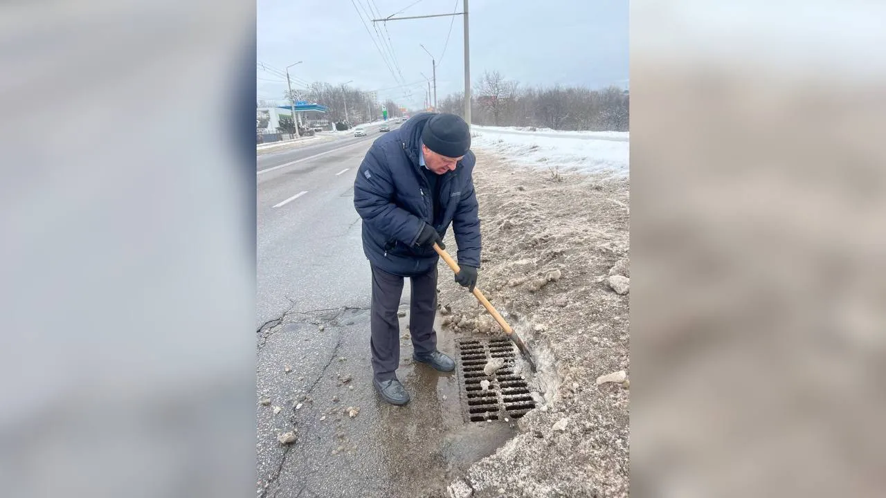 У Полтаві очищують зливову систему через танення снігу
