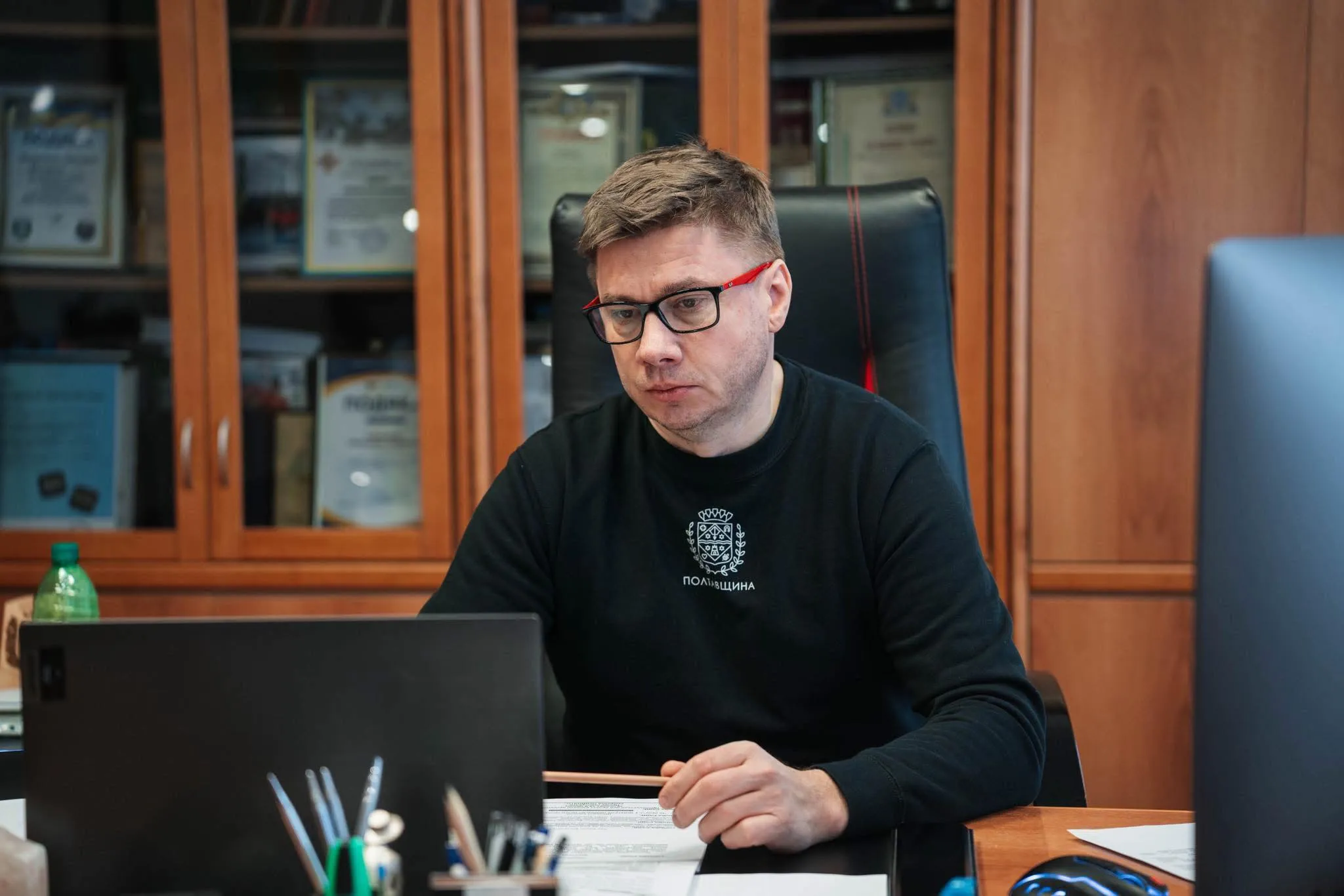 Шість мільйонів гривень готівкою та ікони: що задекларував голова Полтавської облради