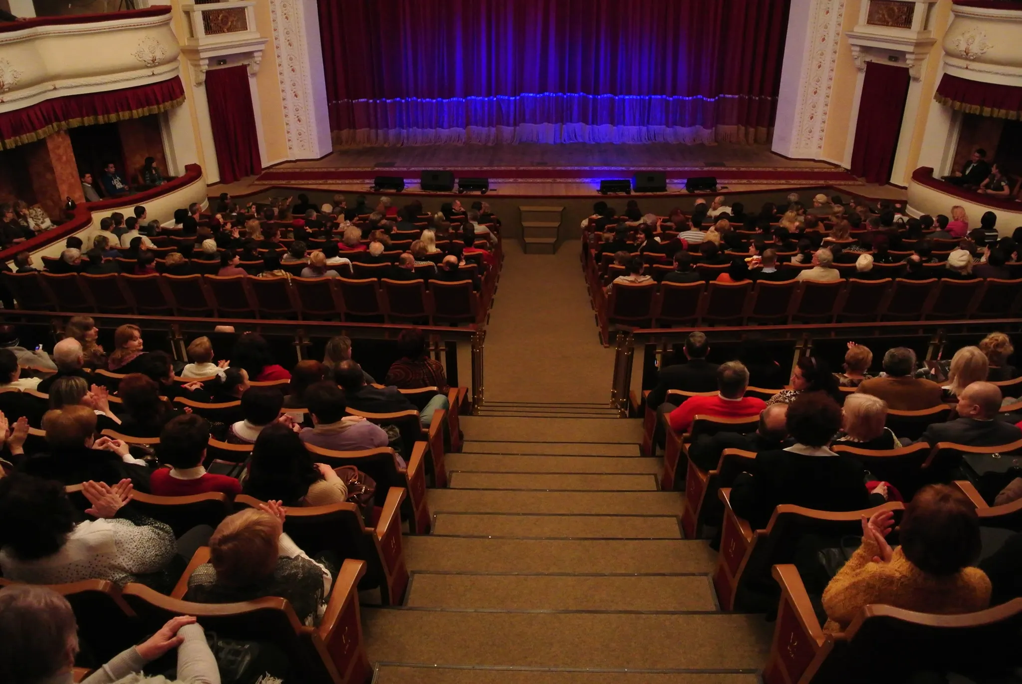 Артистів Полтавського театру імені Гоголя відзначили державними нагородами