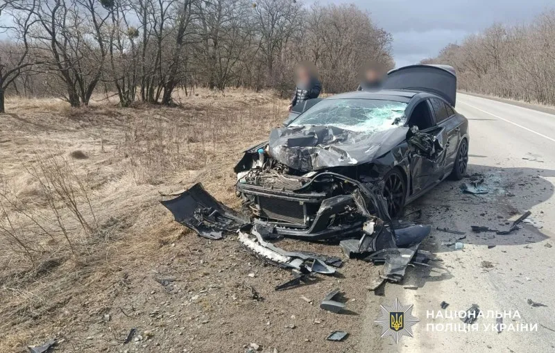 На Полтавщині Volkswagen зіткнувся з навантажувачем: постраждала пасажирка