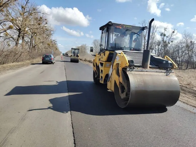 На Полтавщині ремонтують дорогу Лубни – Миргород – Опішня