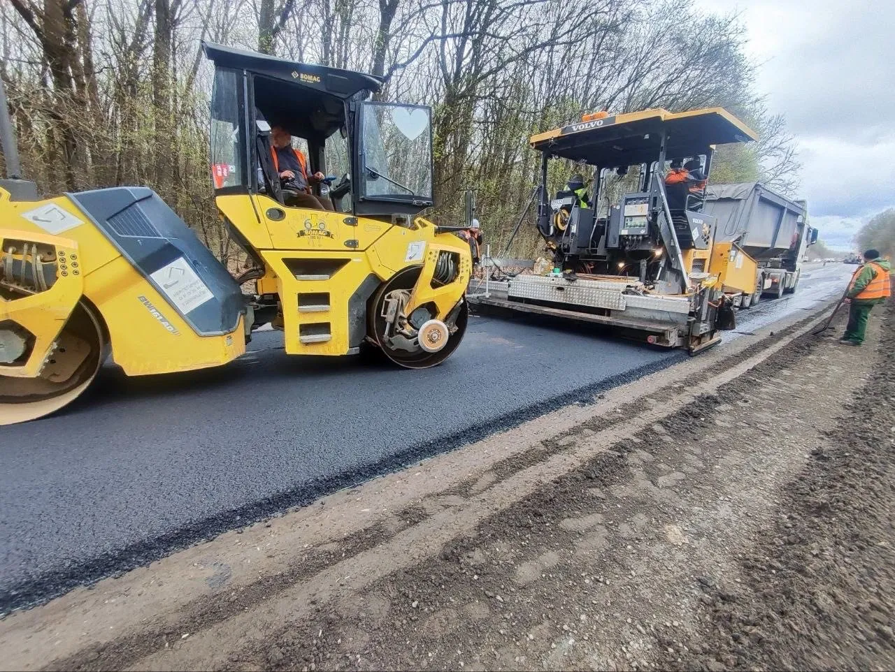 У Полтавському районі оновлюють дорогу державного значення