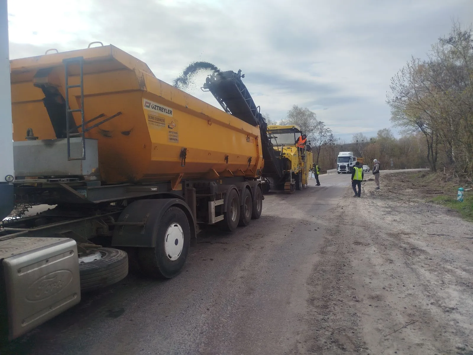 На Полтавщині ремонтують дорогу до Гадяча