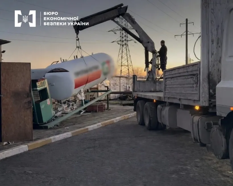 На Полтавщині викрили нелегальну автозаправку