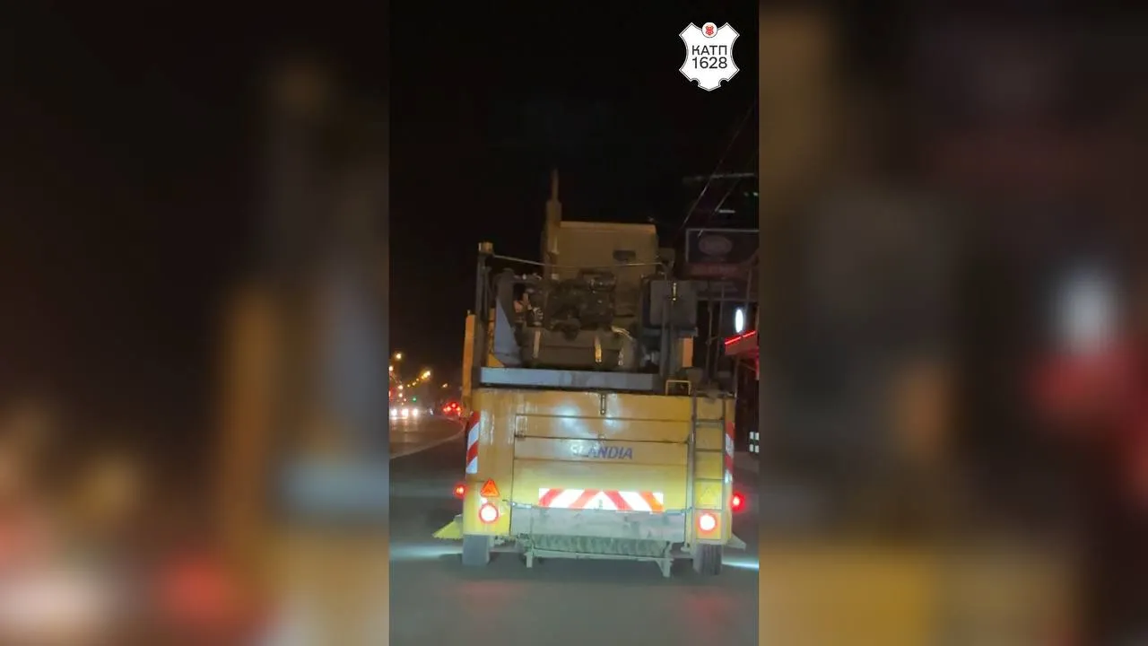 Полтавські комунальники прибрали понад 40 кілометрів доріг 