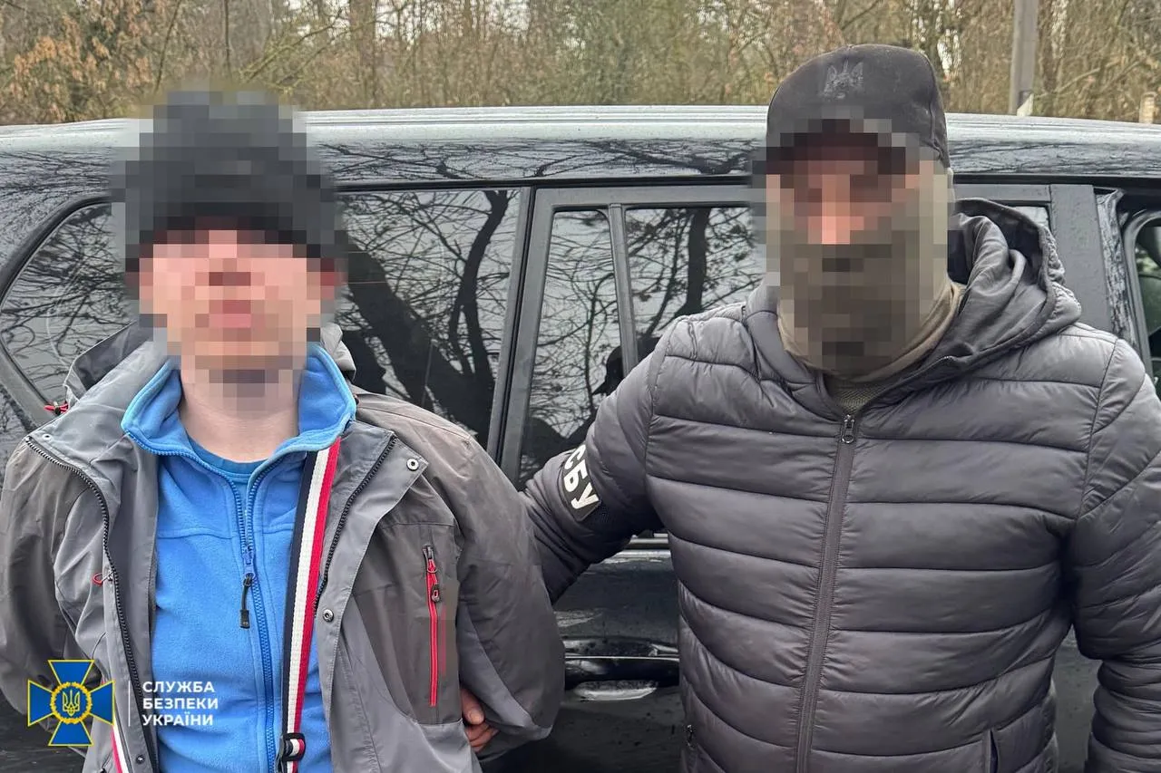 СБУ затримала у Полтаві агента, який готував схрон зі зброєю для вбивств