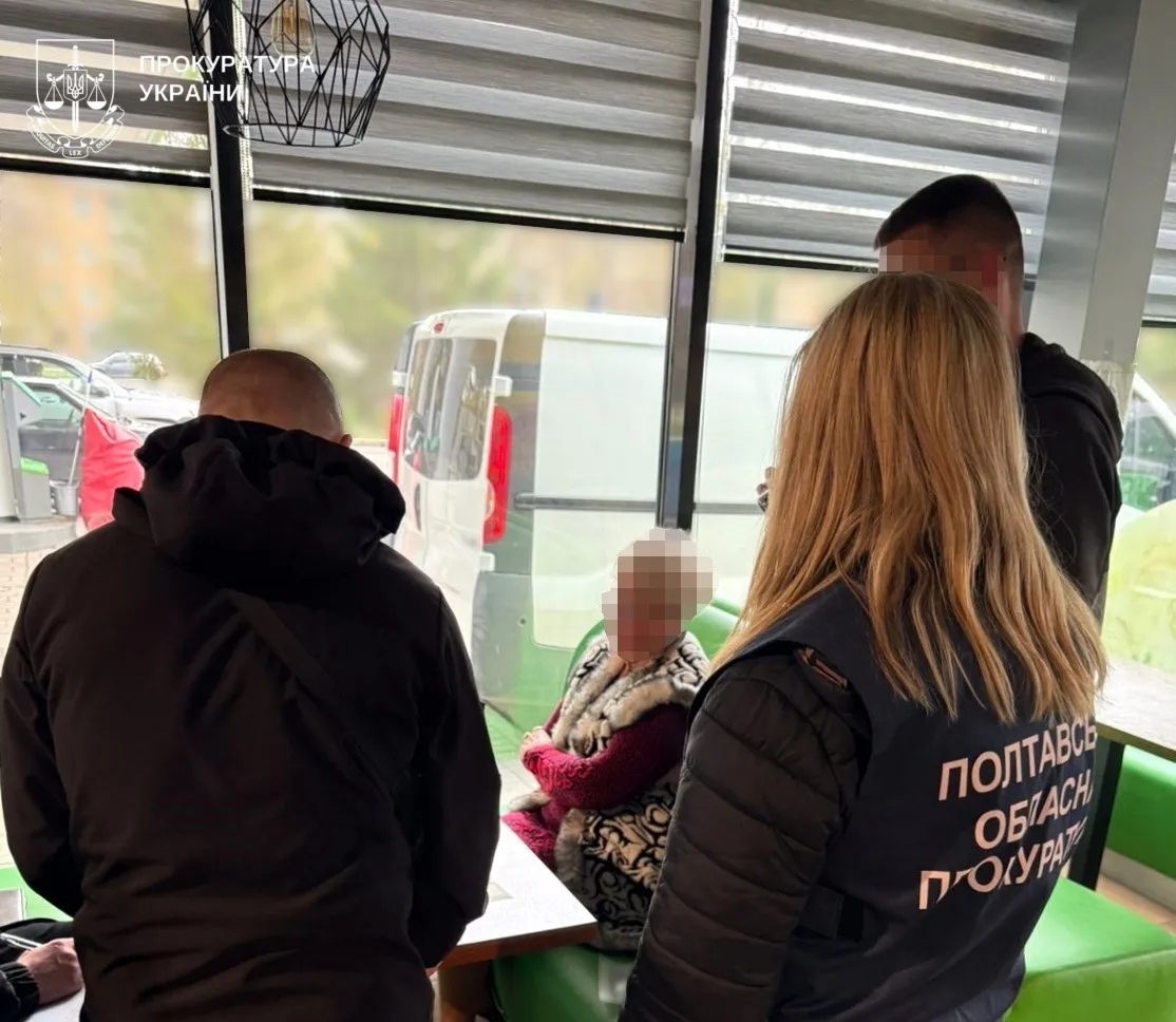 Експрацівницю лікарні в Лубнах затримали під час одержання неправомірної вигоди