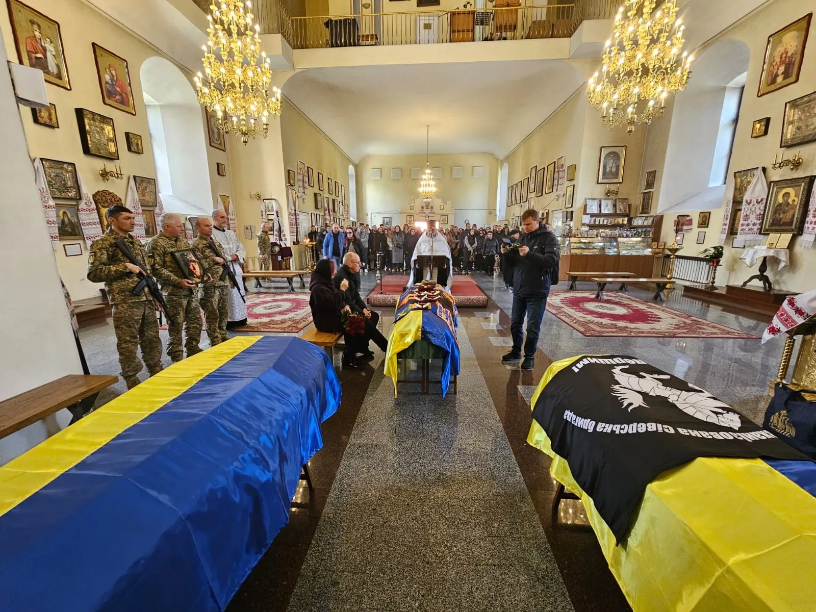 У Полтаві попрощалися із загиблими захисниками України