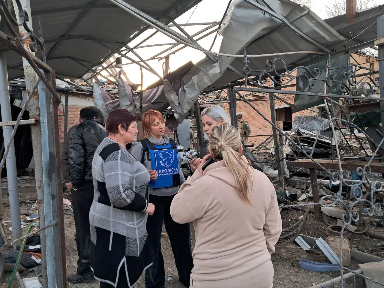 Як Гуманітарна місія «Проліска» працює на місцях прильотів та допомагає переселенцям на Полтавщині