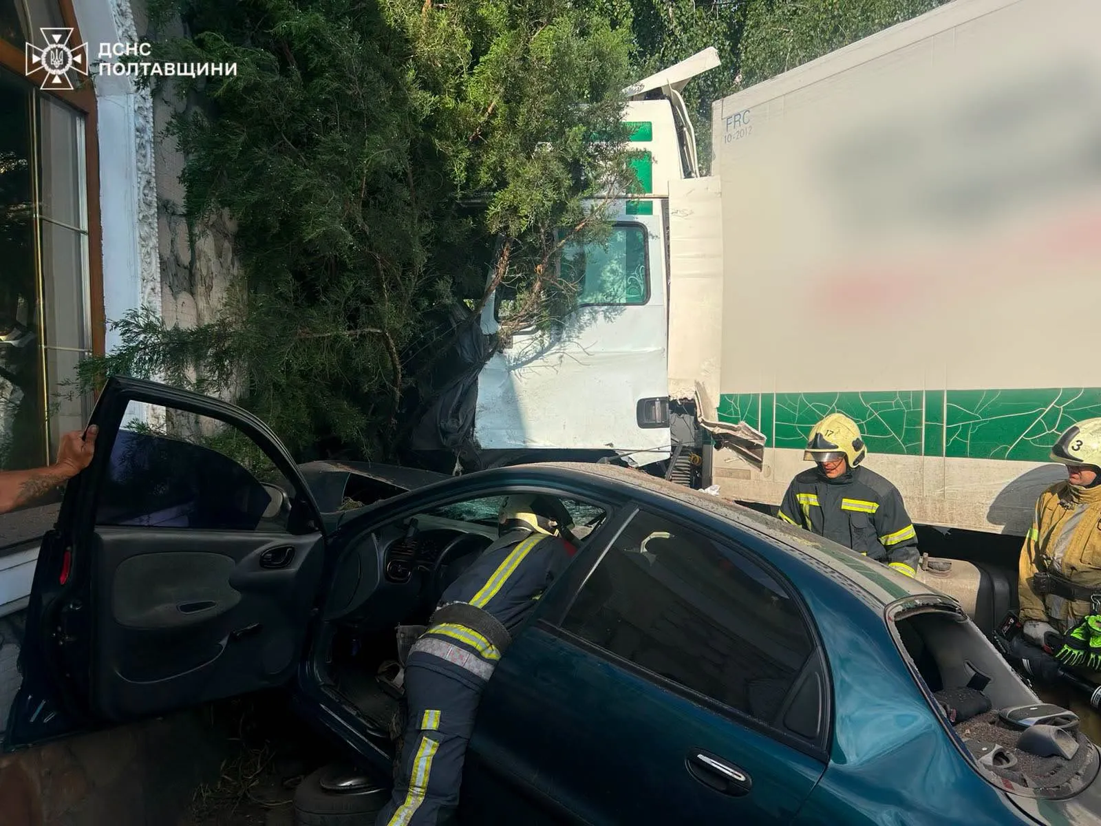 На Полтавщині п’ять автівок зіткнулися на трасі