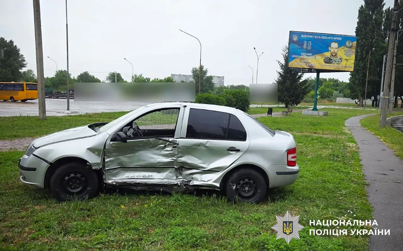 У Кременчуці сталася ДТП, внаслідок якої госпіталізували жінку