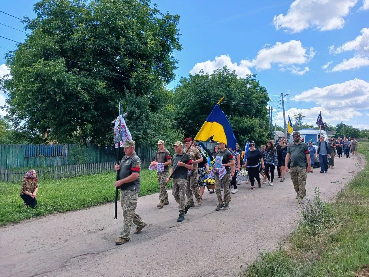 У Полтавській області попрощалися з воїном, який понад рік вважався безвісно зниклим