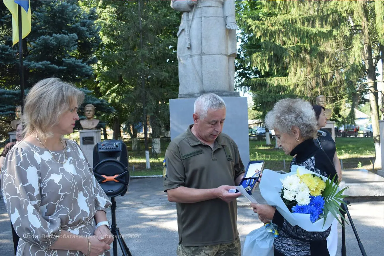 Рідним трьох полеглих воїнів з Полтавщини передали їхні нагороди
