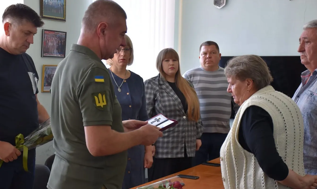Рідним полеглих воїнів з Полтавської області передали їхні нагороди