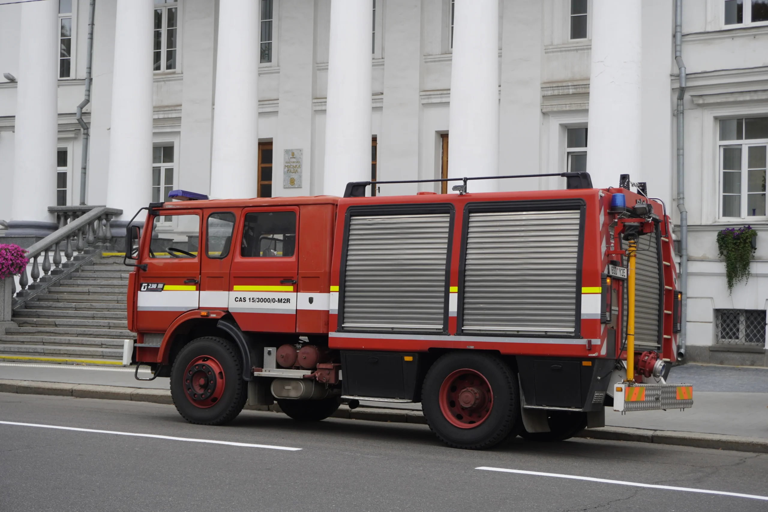 Пожежний автомобіль із Чехії передали полтавським комунальникам