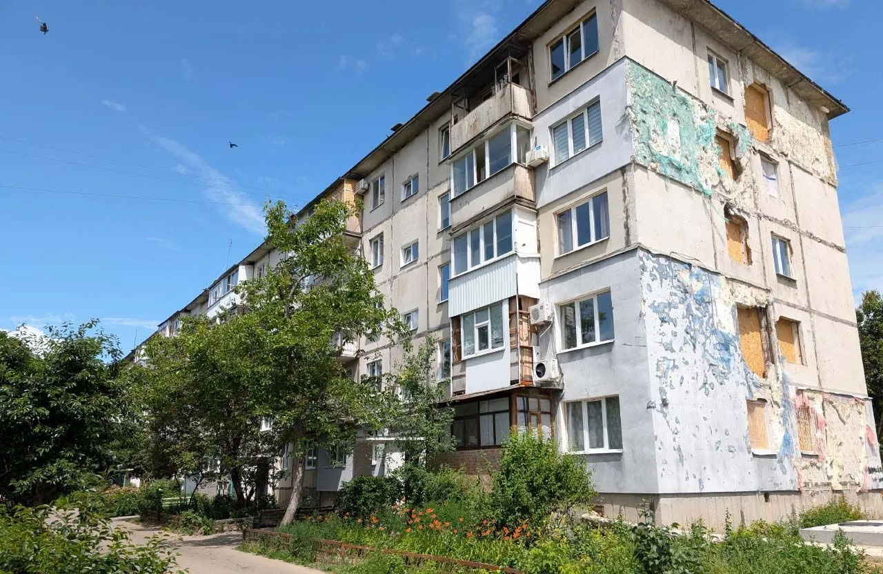 У Полтаві підписали договір на ремонт п’ятиповерхівки, яку понад рік тому пошкодила російська ракета