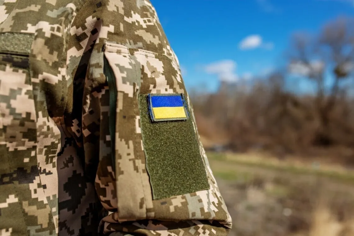 Суд у Полтаві звільнив від покарання нацгвардійця, який на понад два місяці залишив військову частину