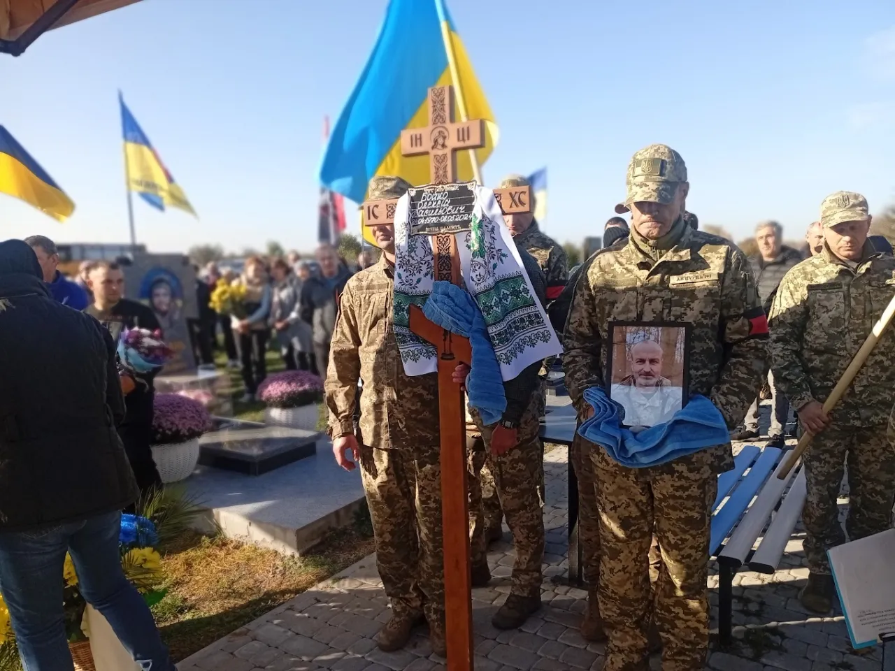 У Миргородській громаді попрощалися з полеглим захисником